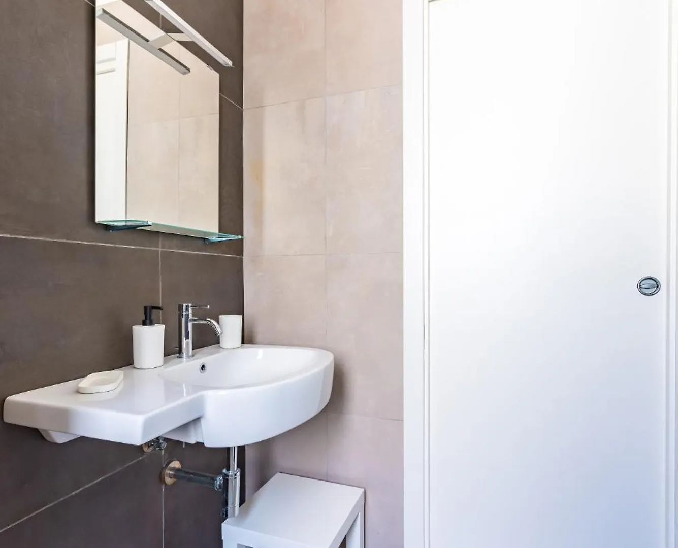 Brombeis Double Bedroom Center By Napoliapartments Apartment
