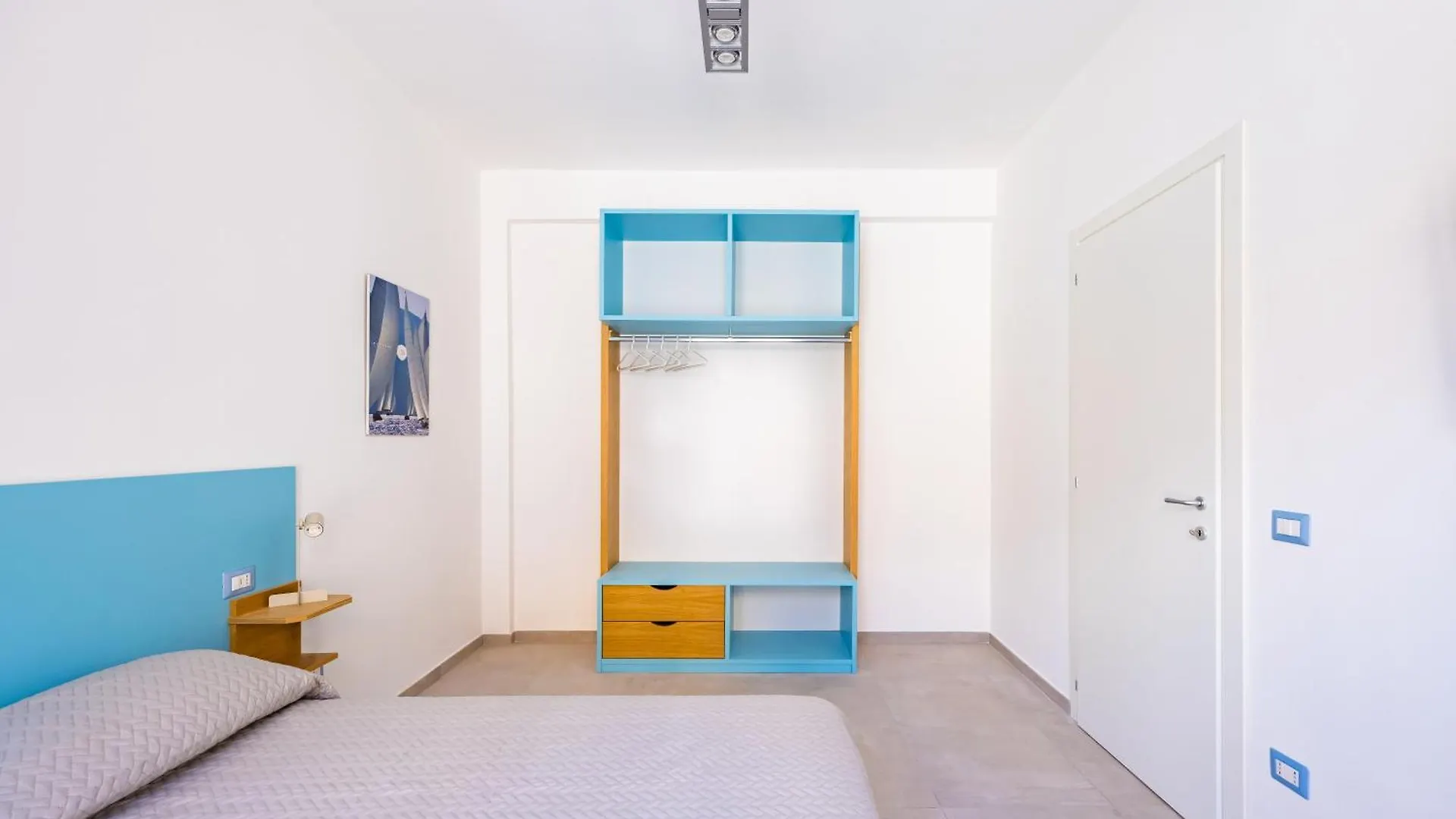 Brombeis Double Bedroom Center By Napoliapartments