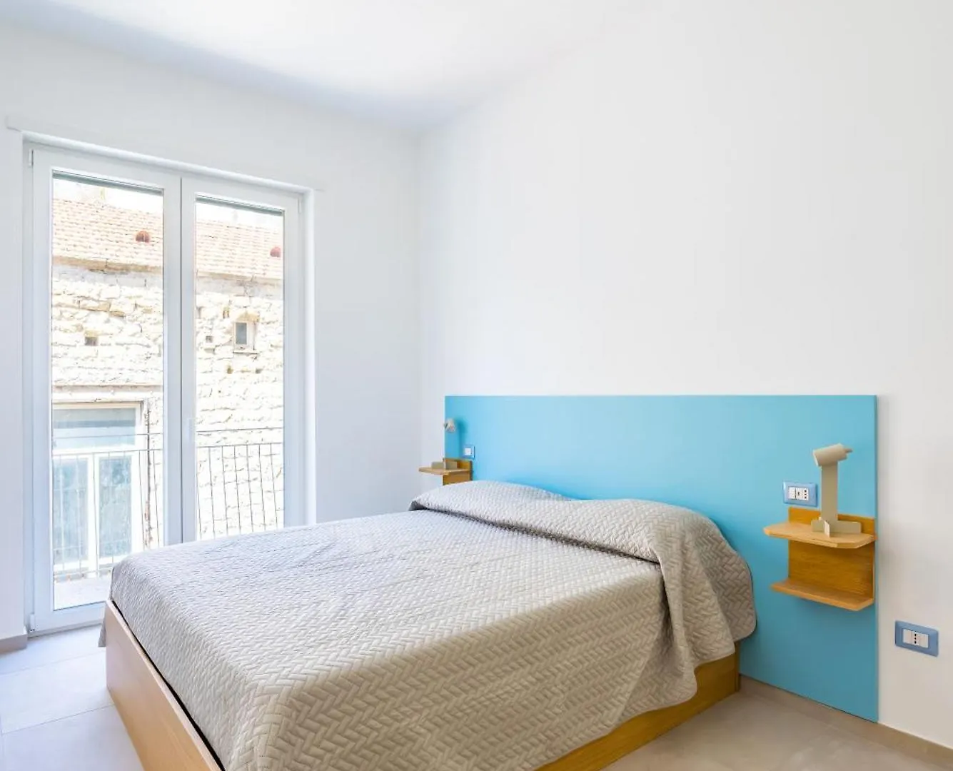 Brombeis Double Bedroom Center By Napoliapartments Naples